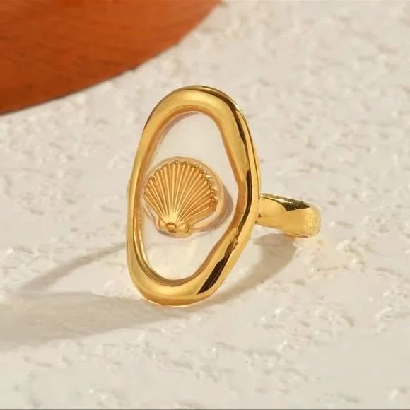 Modern Stylish Gold Shell Ring - Picture 4 of 6